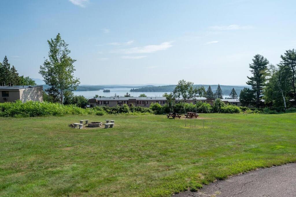 Cute Cedar Lodge Studio With Balcony & Lake Views! Laconia Buitenkant foto